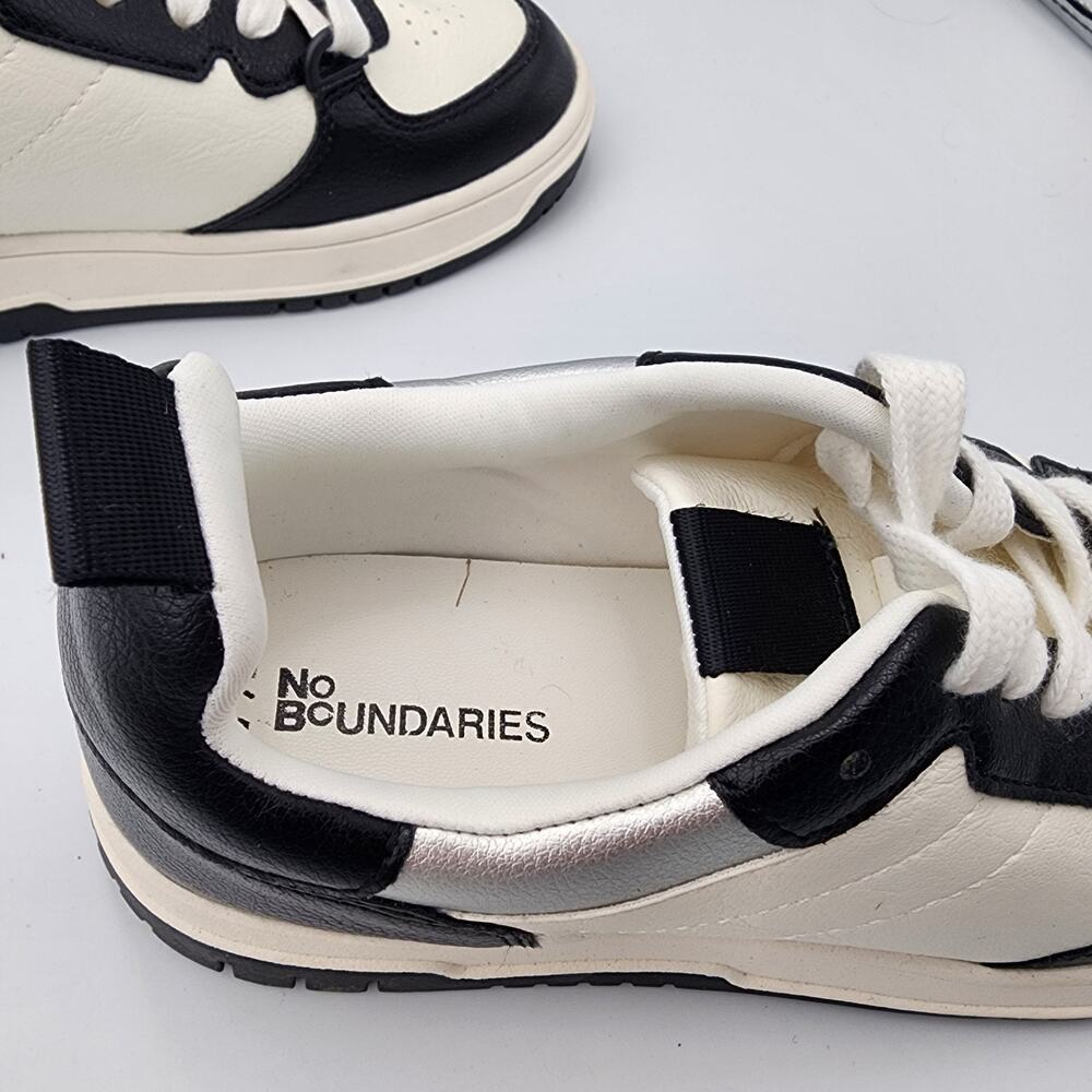 No Boundaries Womens Lace Up White w/Black Trim Comfort Court Sneaker Size 7.5 N - Picture 6 of 12